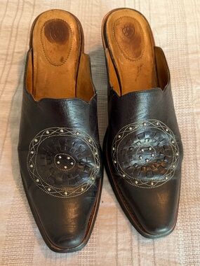 Ariat Black Leather Mules w/Medallion Sz 9.5